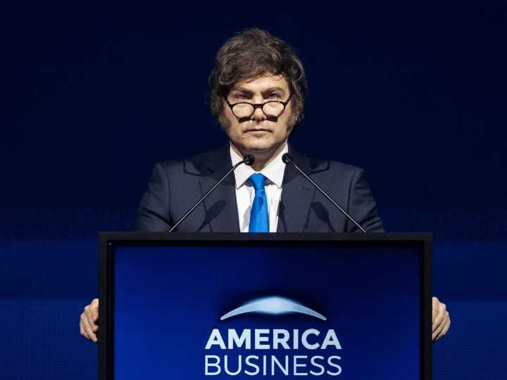 Javier Milei y sus medidas, EN VIVO: tras su gira por EE.UU., el Presidente ya está en Bolivia para la asunción de Rodrigo Paz Pereira