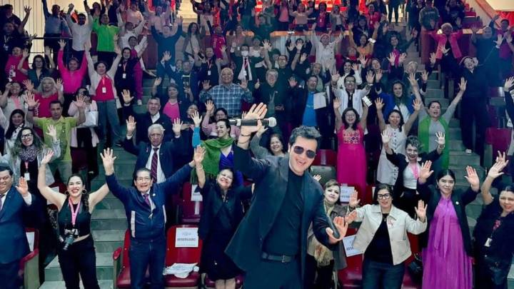 Josafat Espinosa “la rompe” en el Teatro Metropolitan