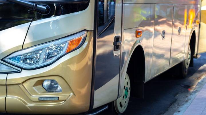 Edmonton bus company previously fined $108K for safety violations now operating illegally under new name: police