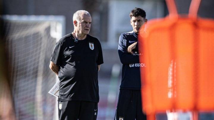 Tensión máxima en Uruguay: el ciclo de Bielsa estaría a punto de llegar a su fin