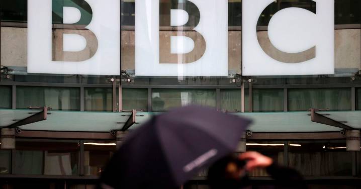 Trump amenaza a la BBC con una demanda por difamación de 1.000 millones de dólares