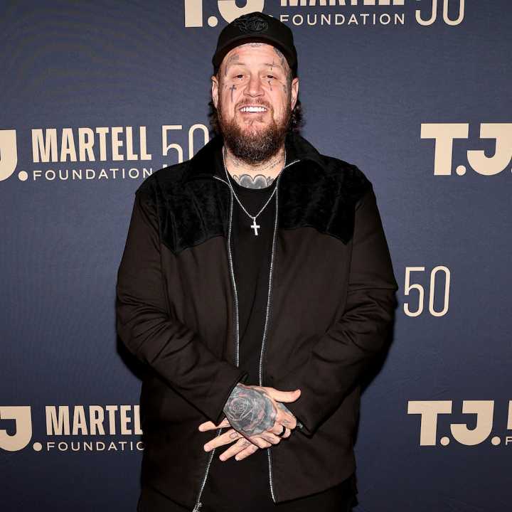 Jelly Roll Steps Out With Beardless Look