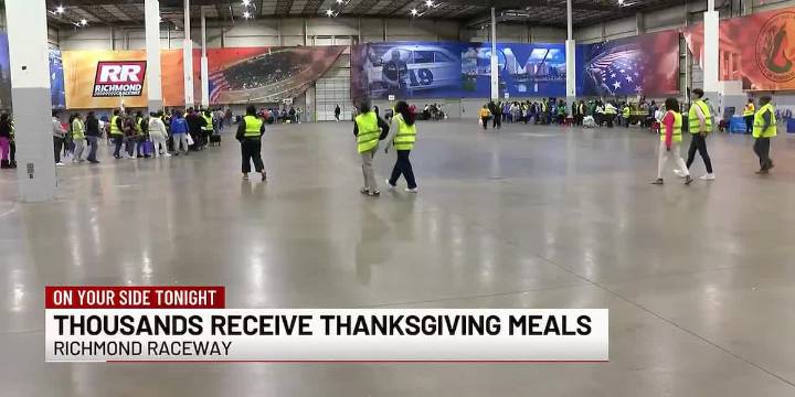 Thousands pick up meals at Thanksgiving distribution event