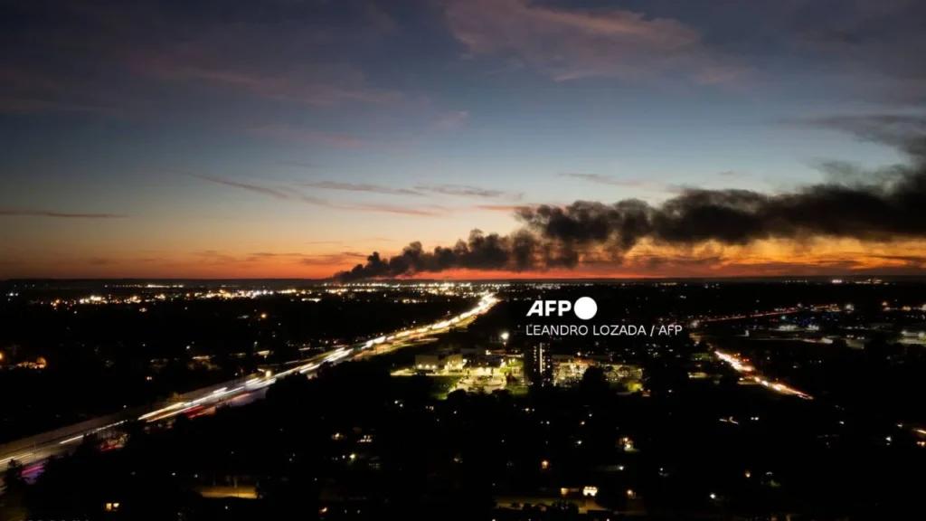 Sube a 12 la cifra de muertos por accidente de un avión de carga en Kentucky