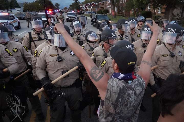 Judge orders release of 615 migrants arrested in Chicago operation