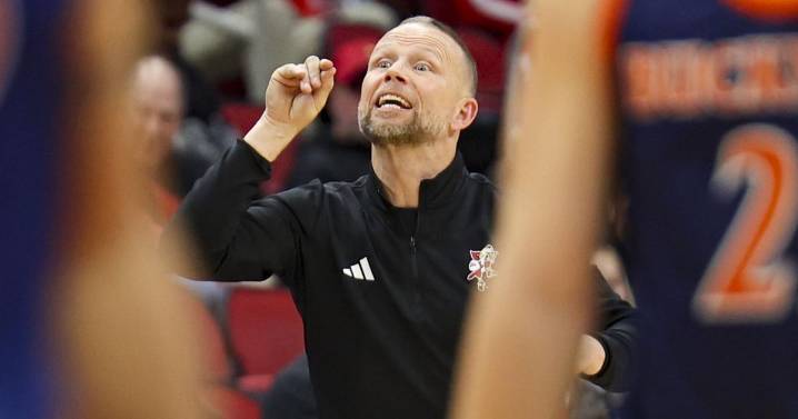 CRAWFORD | Early or late, Louisville's Kelsey feels the gravity of the Kentucky rivalry