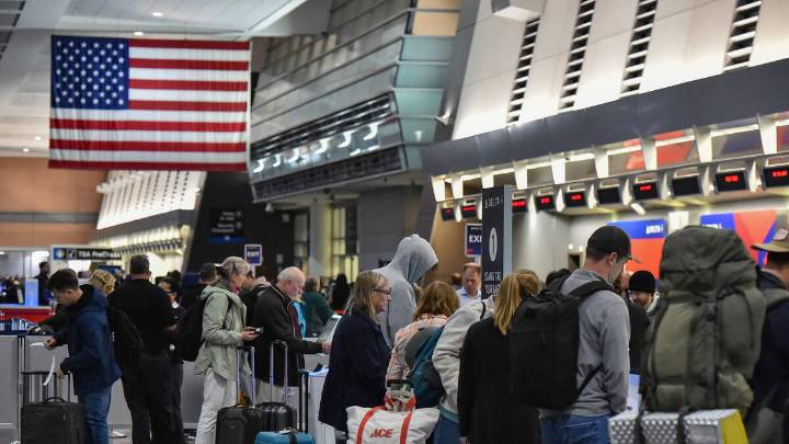 Flight Reductions Reduced At 40 Major US Airports