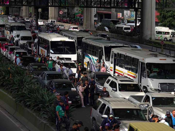 Transportistas anuncian mega marcha en CDMX y Edomex