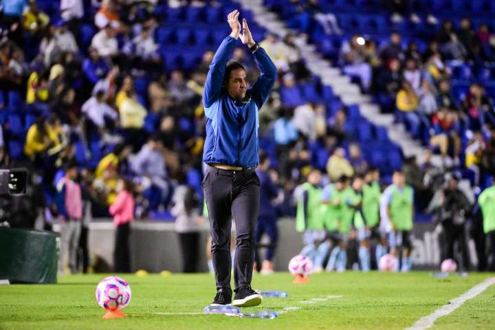 André Jardine calienta la previa del partido contra el Toluca