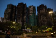 Hong Kong: 128 muertos y 8 detenidos tras el gran incendio en Tai Po