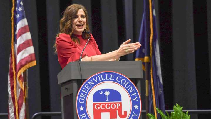 Elected officials sign letter in support of Charleston airport