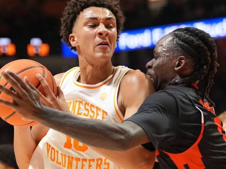 Deadspin | No. 18 Tennessee works to reduce turnovers vs. Northern Kentucky