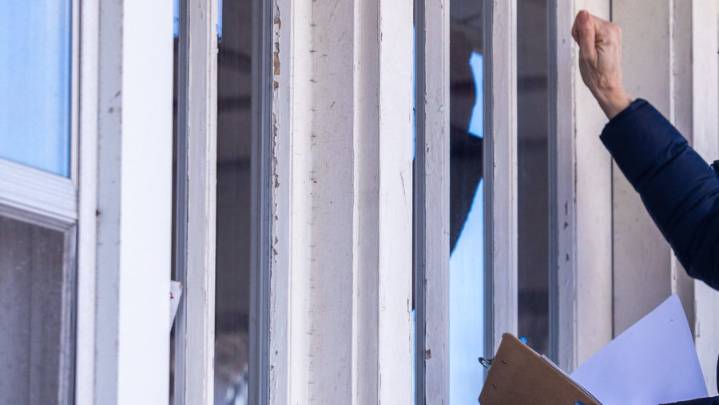 Southern Manitoba Candidates Fight to Woo that Key Anti