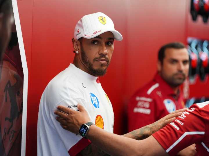 La impiadosa crítica de Ecclestone contra Hamilton: "Quería ser campeón con Ferrari y quedó en un proyecto de marketing"