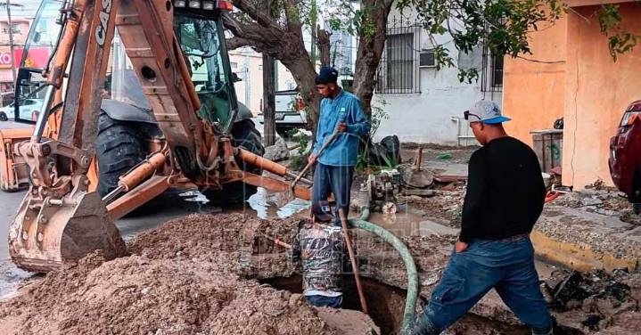 Reparan fuga de agua en la colonia Jardín de Matamoros tras reporte ciudadano