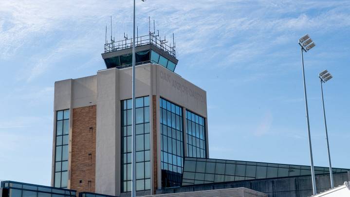10% flight cut looms at major airports: What it means for CAK and CLE