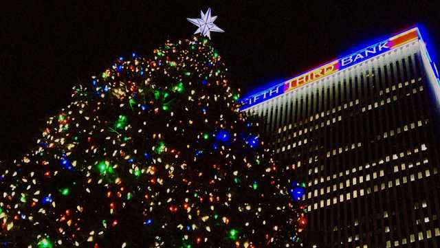 When does the city's Christmas tree arrive downtown?