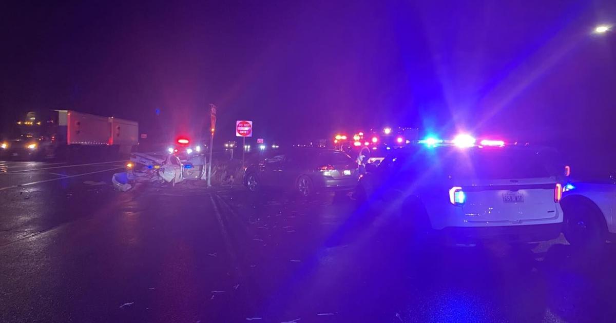 Washington State Patrol responds to 3-car crash on Highway 395 in Franklin County