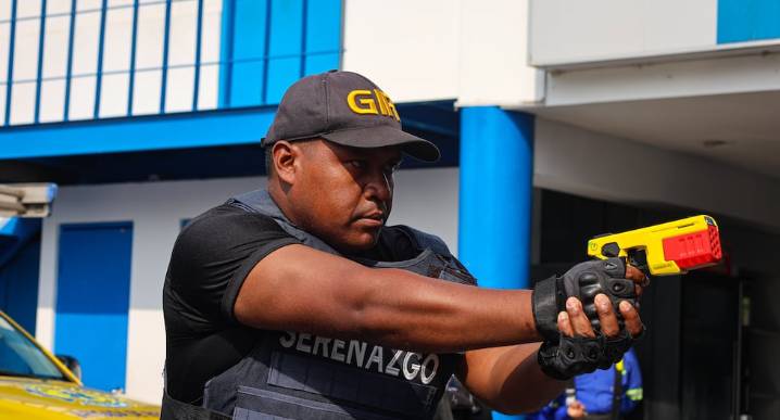 Serenos podrán usar pistolas eléctricas: El Comercio conversó con alcaldes para conocer quiénes aplicarán la medida y quiénes la rechazan