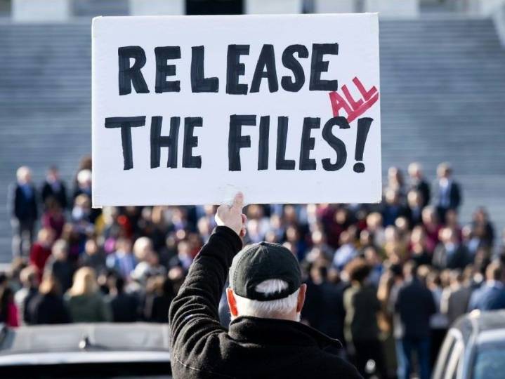 Trump demands probe into Epstein links to Bill Clinton