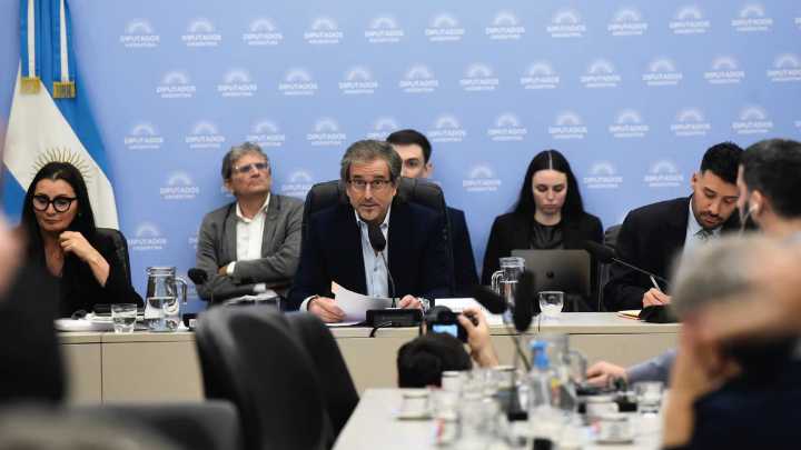 Presupuesto 2026: la oposición insistirá en firmar dictamen mañana y quiere tratarlo antes de fin de mes