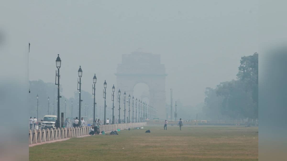Delhi Air Quality Improves Slightly; AQI At 370, Remains 'Very Poor' India News