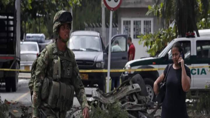 Atentado con carro bomba en el suroeste de Colombia deja muertos y heridos