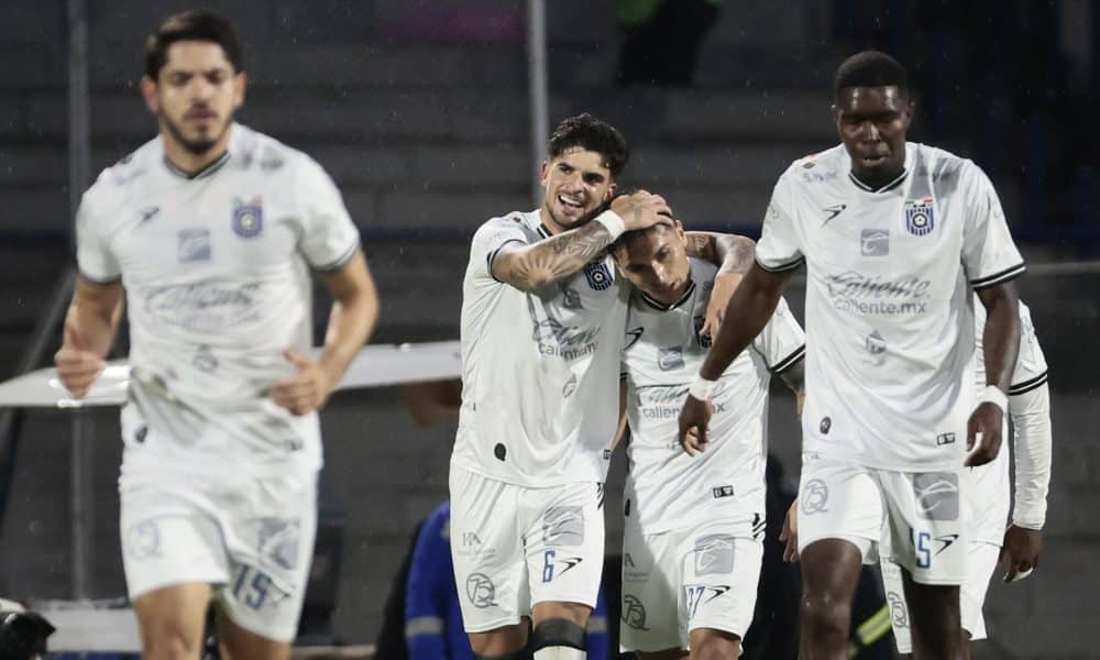 El Querétaro le pega al Juárez y se mantiene con vida en el Apertura