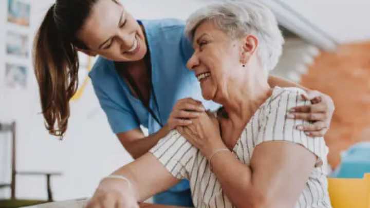 El bienestar de los cuidadores, protagonista en un nuevo taller para aprender a cuidarse organizado por el Teléfono de la Esperanza
