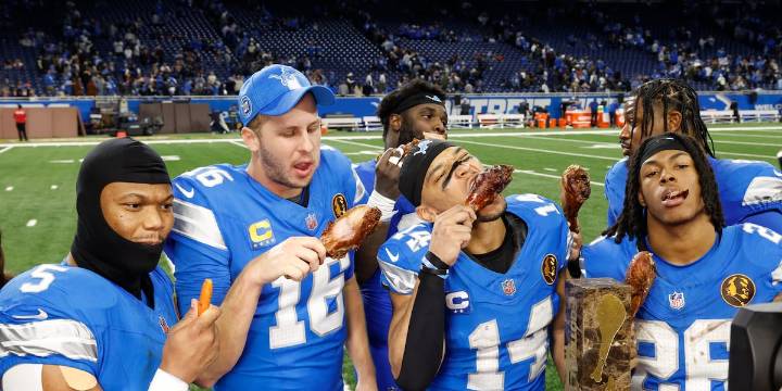 Lions return to classic throwback look for Thanksgiving game