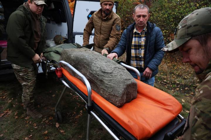 Objetivo: salvar de las bombas las centenarias estatuas que certifican la Historia de Ucrania