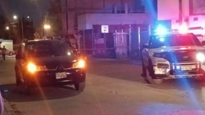 Sujetos a bordo de una motocicleta asesinan a un hombre en Los Héroes, Puebla