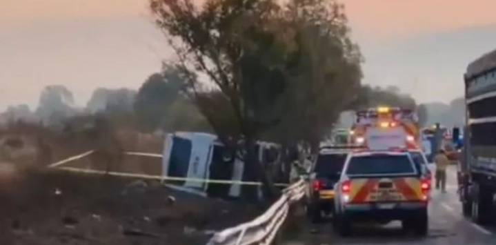 Tragedia en México: el vuelco de un colectivo dejó siete muertos y 20 heridos