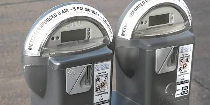 Dubuque to offer free downtown parking during holiday weekend