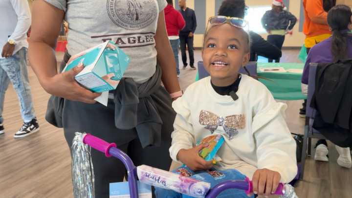 Tampa church offers affordable Christmas gifts to help families during holiday season