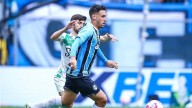 Alarma por Erick Noriega: sufrió fuerte lesión en la rodilla en partido de Gremio [VIDEO]