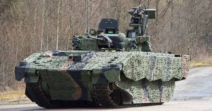 Fury as armed forces leaders ‘misled’ ministers on whopping military costs 