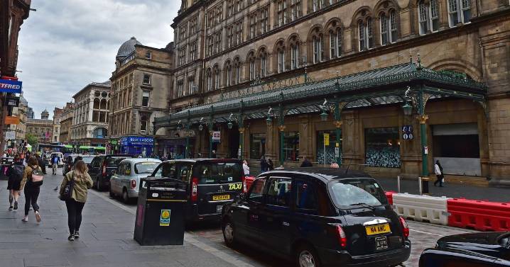 Glasgow private hire driver 'suspended' after picking up passengers illegally