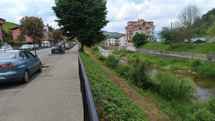 Cangas de Onís planea habilitar más plazas de aparcamiento: estas son las zonas elegidas