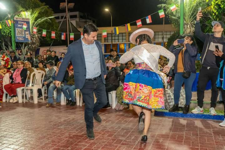 Carmen de la Legua: danzantes de Ucrania y América Latina realizaron colorido pasacalle