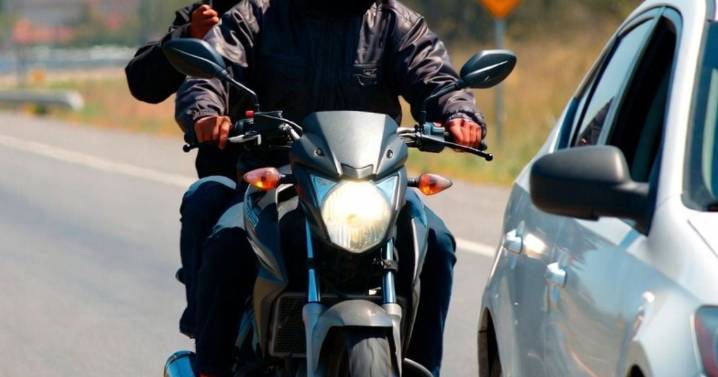 Iban por su auto: Balean al director de la Policía de Tlaquiltenango durante intento asalto en Morelos