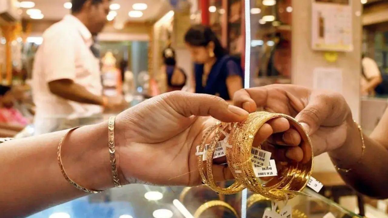 Gold prices today: Check out prices in Mumbai and Delhi; Silver remains volatile