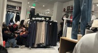 Tiroteo en pleno Black Friday en California deja dos heridos en un centro comercial
