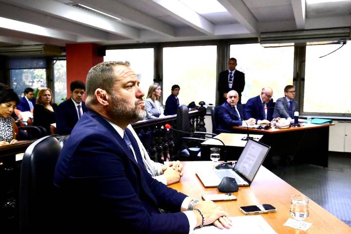 Entre sollozos. Comenzó el jury contra un juez acusado de la desaparición de 144 monedas de oro