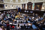 Thiago Giachino de la EES Nro 5 de Ayacucho nos representa en La Plata, en el Encuentro Provincial de Parlamento