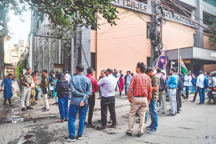 Tremors felt across Bengal as 5.7 magnitude quake jolts Bangladesh