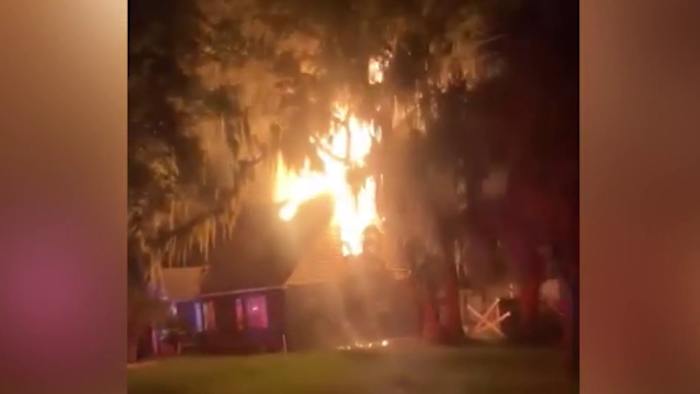 1 injured in early morning Leesburg house fire