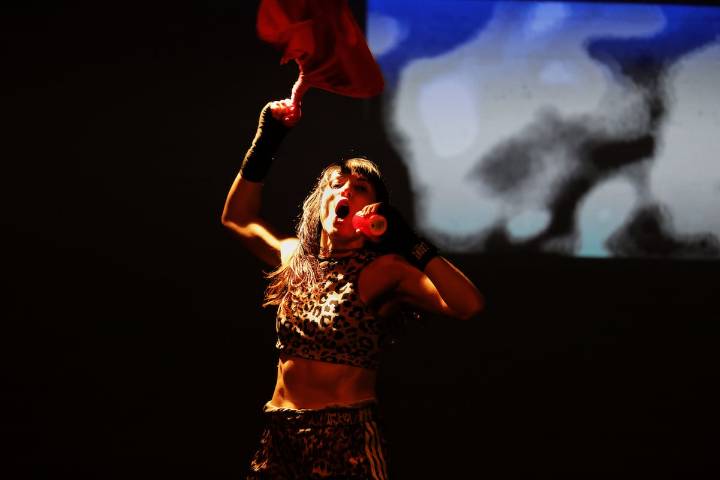 ‘Ayoub’: de la irreverencia del amor romántico y la decadencia de Occidente