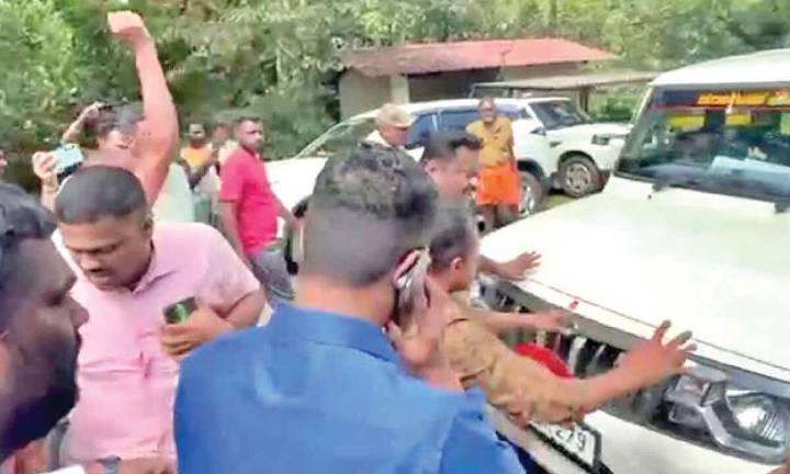 Two brothers killed; irate locals block tahsildar’s jeep