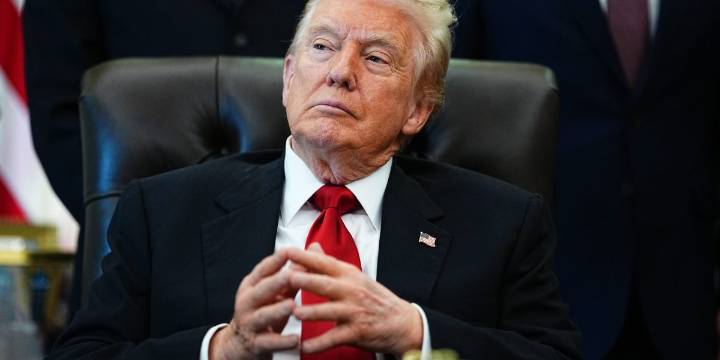 Trump's $2,000 tariff 'dividends' would cost twice as much as the revenue coming in, budget watchdog warns